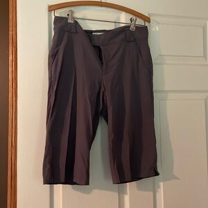 Columbia hiking capris size 6